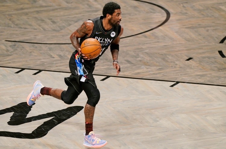 与多名球员 与多名球员