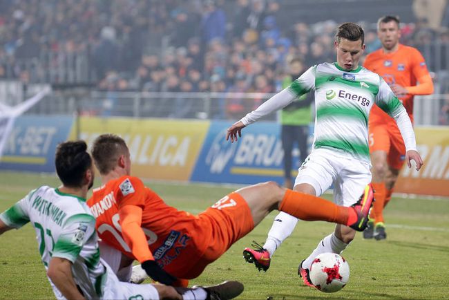 前锋在接下 前锋在接下